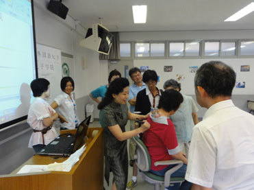 日本关西外国语大学孔子学院举办中医养生体验会--中新网